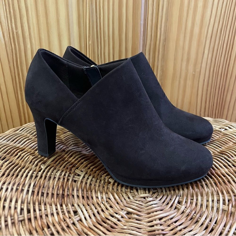 X Appeal Austen brown zip up ankle bootie heel pump shoe size 8.5 8 1/2
